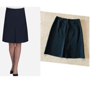 Banana Republic Wool skirt 4 Pleated front